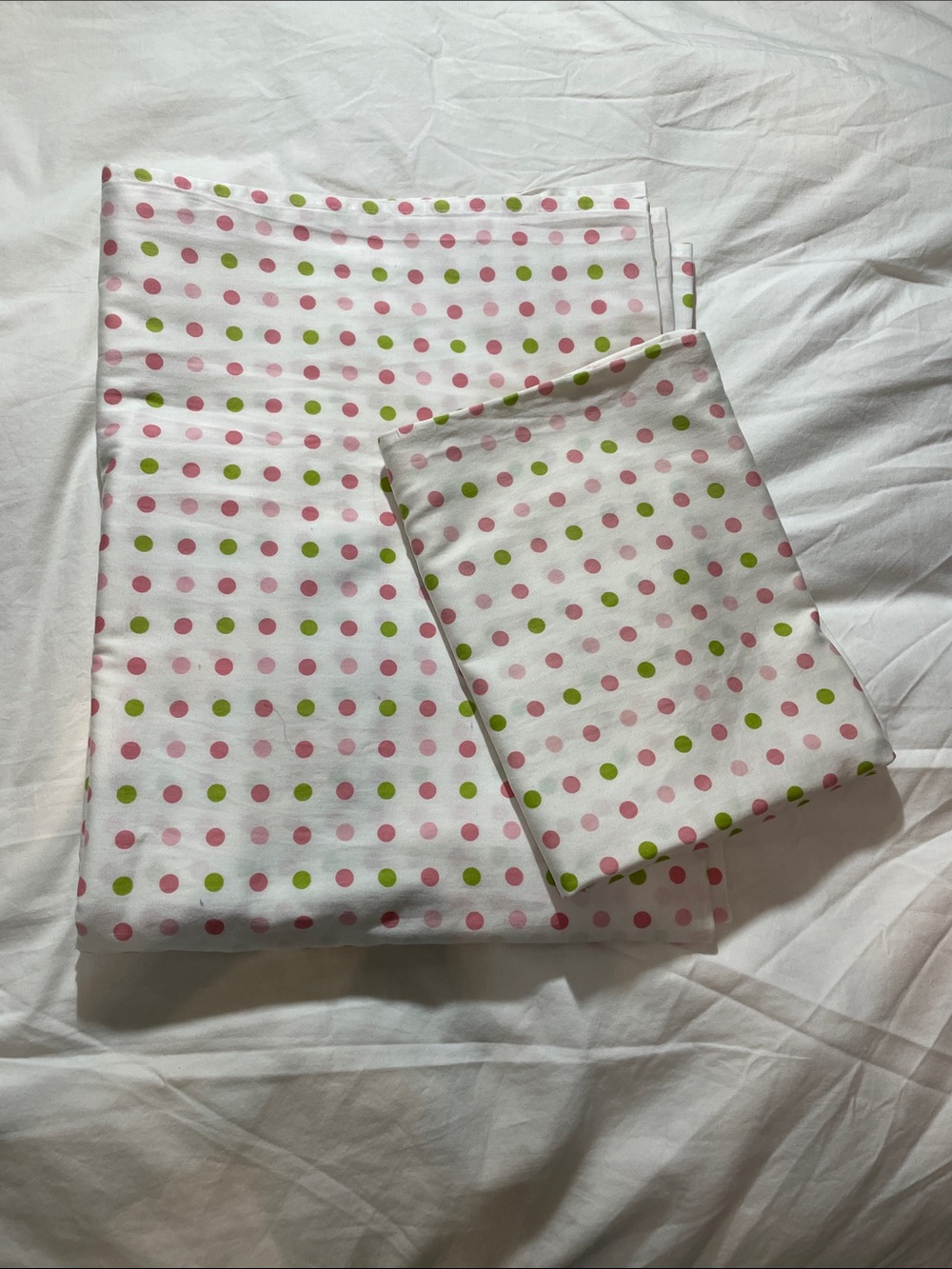 Pink and Green Polka Dot 100 %Cotton Pillowcase and flat twin sheet. - Unbranded